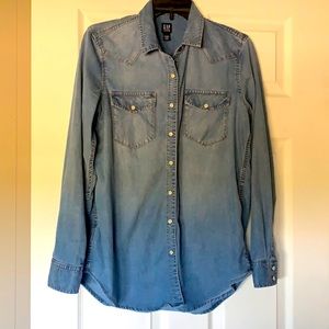 Gap maternity tencil top - size small